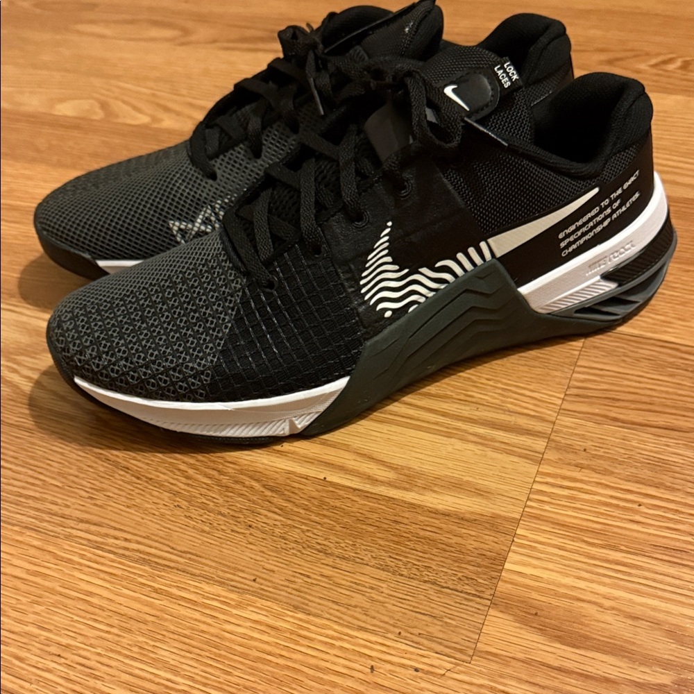 Nike Black and Gray Training Sneakers